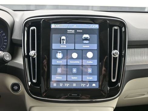 New 2026 Volvo XC40 B5 Ultra w/ Protection Package Premier image 15