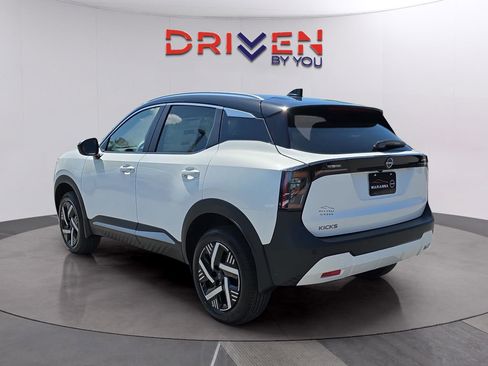 New 2026 Nissan Kicks SV FWD image 3