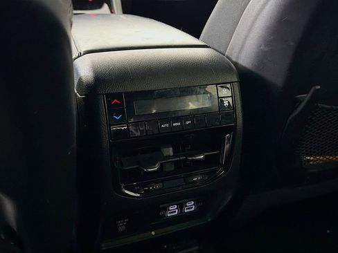 Used 2023 Jeep Grand Cherokee L Altitude image 25