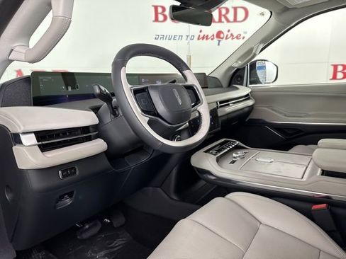 New 2025 Lincoln Navigator Reserve image 60