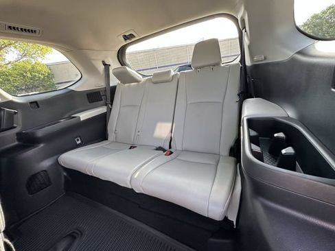 Certified 2024 Toyota Grand Highlander AWD image 30