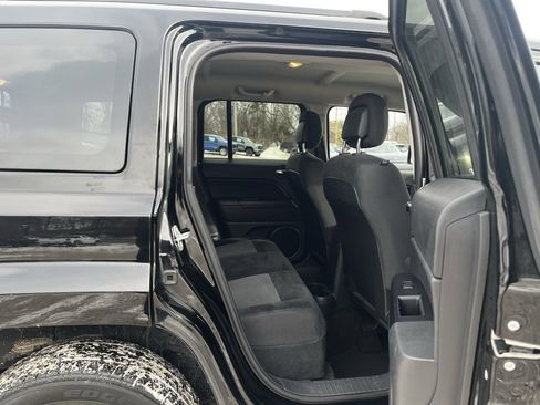 Used 2016 Jeep Patriot Latitude image 29