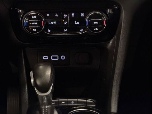 Used 2023 Buick Encore GX Select AWD/4WD image 31