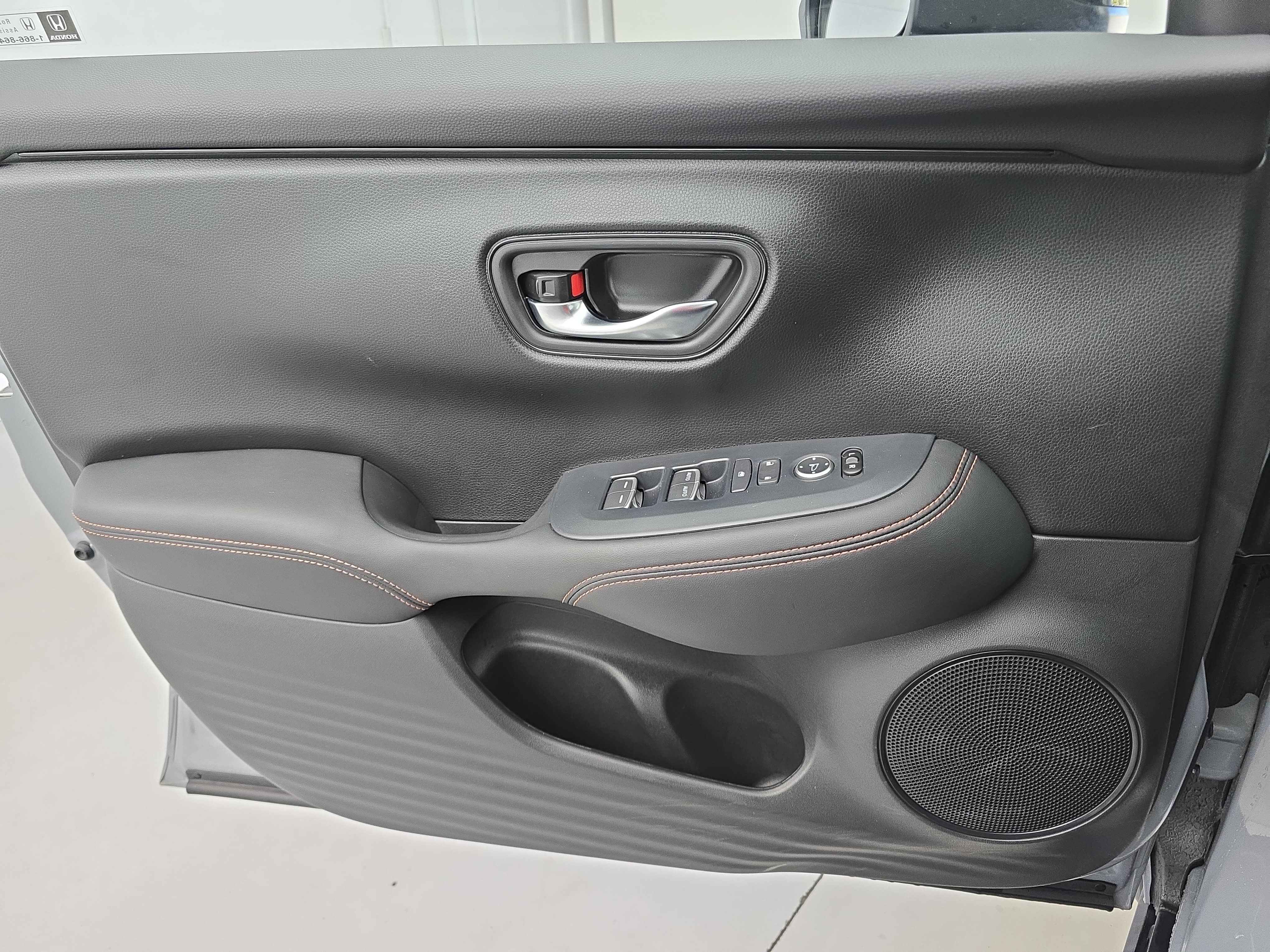 Used 2025 Honda HR-V Sport image 26