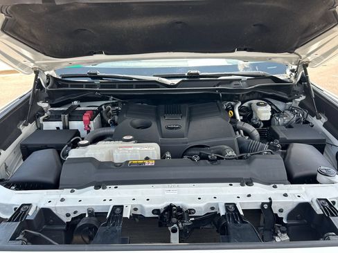 Used 2022 Toyota Tundra SR5 w/ SR5 Convenience Package AWD/4WD image 25