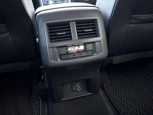 Used 2019 Volkswagen Atlas SE image 30