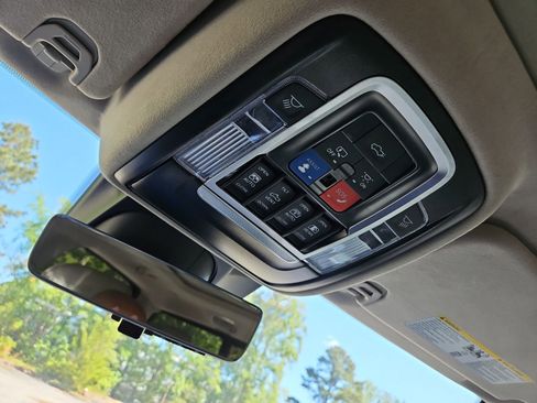 Used 2024 RAM 1500 Limited AWD/4WD image 29
