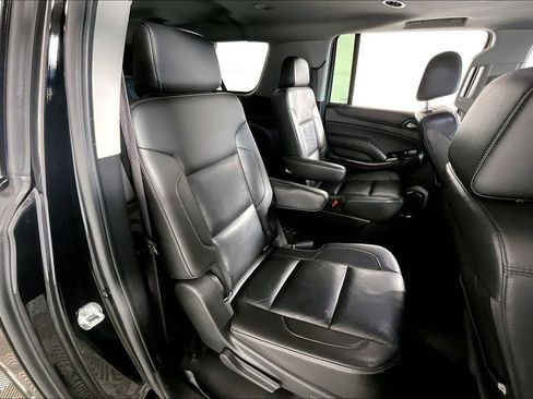 Used 2016 Chevrolet Suburban LT image 27