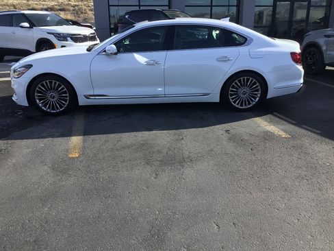 Used 2019 Kia K900 Luxury w/ VIP Package image 3