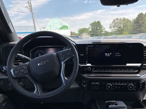 New 2026 Chevrolet Silverado 1500 ZR2 AWD/4WD image 14