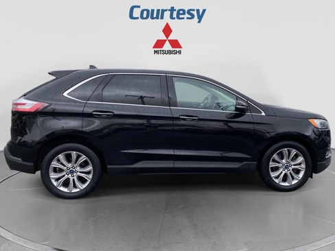 Used 2019 Ford Edge Titanium w/ Equipment Group 301A AWD/4WD image 9