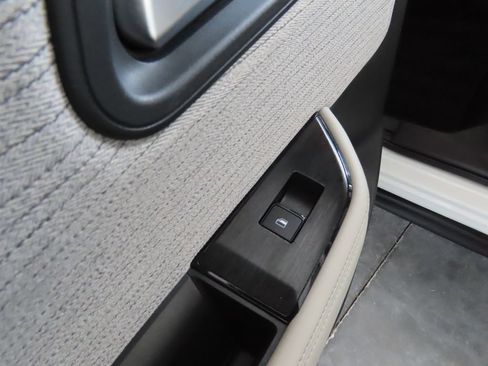 Used 2021 Nissan Rogue SV FWD image 24