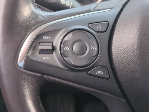 Used 2018 Buick Enclave Essence AWD/4WD image 25