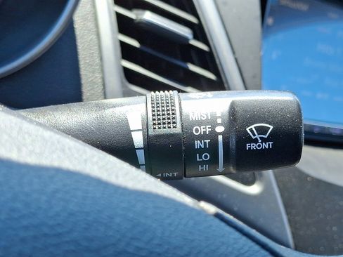 Used 2016 Hyundai Elantra SE FWD image 27