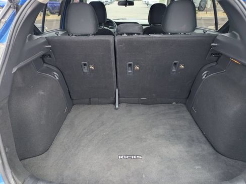 Used 2021 Nissan Kicks S FWD image 12