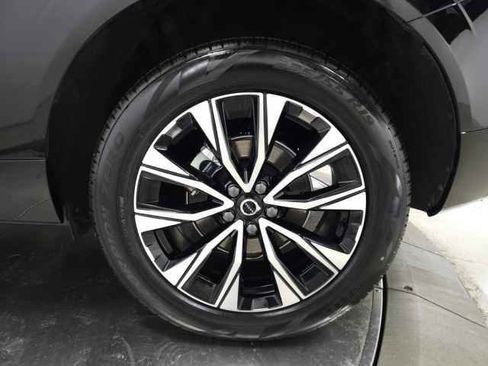 Certified 2025 Volvo XC60 B5 Core AWD/4WD image 14