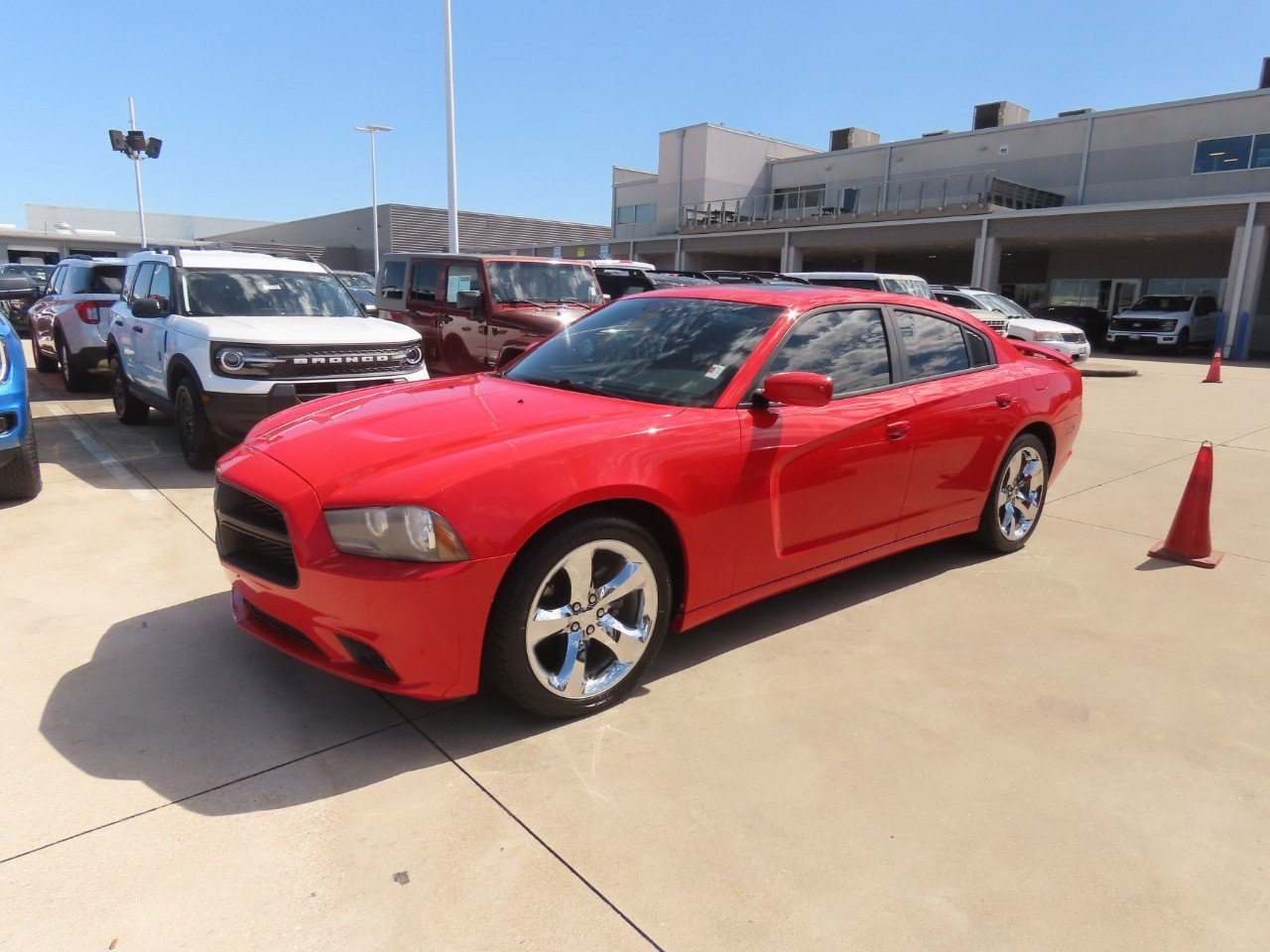 Used 2014 Dodge Charger SXT Plus RWD image 2