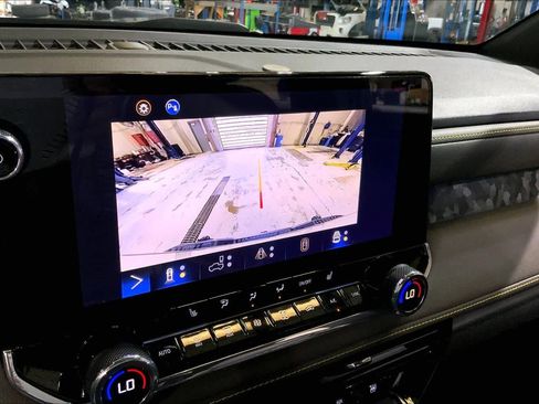 Used 2024 Chevrolet Colorado ZR2 w/ ZR2 Bison Edition image 10