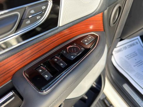 Used 2024 Lincoln Navigator L Reserve image 25