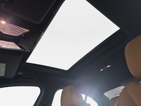 New 2026 BMW 330i xDrive 330i xDrive w/ M Sport Package image 30