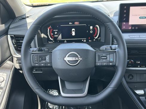 Used 2026 Nissan Rogue Platinum AWD/4WD image 25