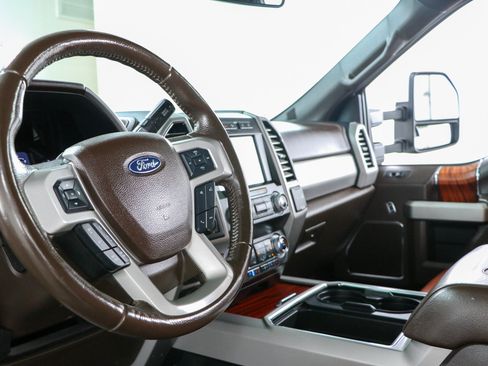 Used 2021 Ford F250 King Ranch w/ King Ranch Ultimate Package AWD/4WD image 26