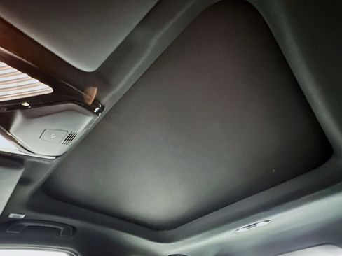 Used 2025 BMW 330i Sedan image 26