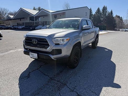 Used 2018 Toyota Tacoma SR w/ SR Convenience Package image 1