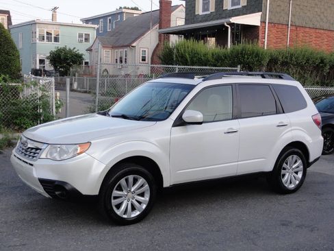 Used 2012 Subaru Forester 2.5X Premium AWD/4WD image 6