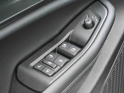 New 2025 Jeep Grand Cherokee L Laredo image 16