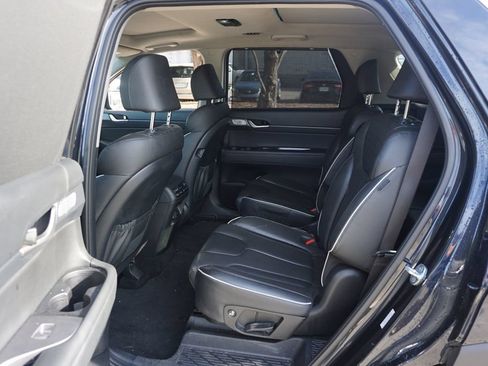 Used 2023 Hyundai Palisade Limited w/ Cargo Package FWD image 15