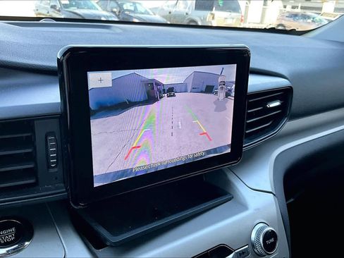 Used 2022 Ford Explorer XLT image 25