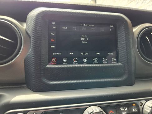 Used 2021 Jeep Gladiator Sport AWD/4WD image 26