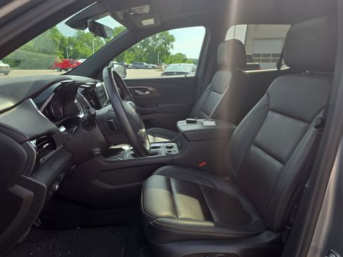 Used 2023 Chevrolet Traverse High Country w/ LPO, Cargo Package FWD image 12