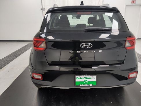 Used 2022 Hyundai Venue SEL FWD image 6