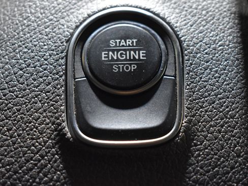 Used 2024 Mercedes-Benz Sprinter 2500 w/ Acoustic Package image 22