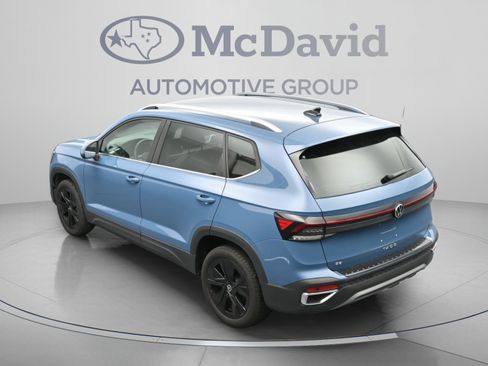 Used 2025 Volkswagen Taos SE w/ Black Wheel Package FWD image 36