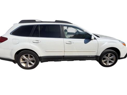 Used 2013 Subaru Outback 2.5i Limited w/ Moonroof Pkg AWD/4WD image 7