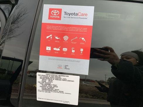 New 2026 Toyota Prius Plug-In Hybrid FWD image 36