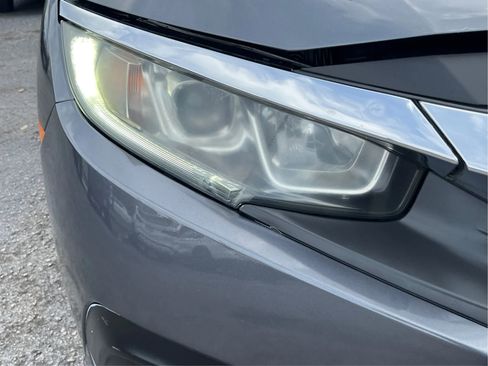 Used 2018 Honda Civic LX image 9