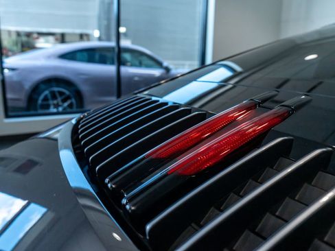 Certified 2022 Porsche 911 Carrera 4 AWD/4WD image 30