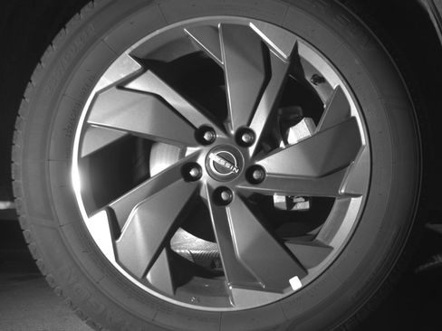 Used 2025 Nissan Rogue SV image 13