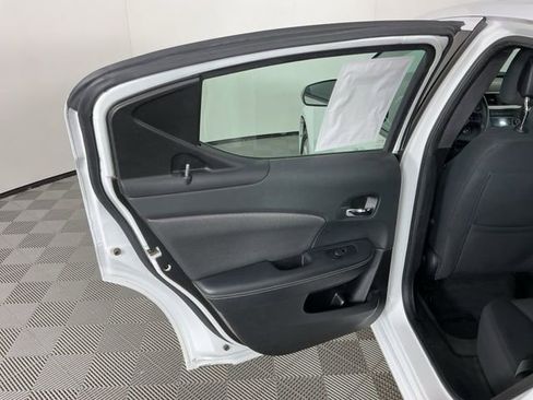 Used 2014 Dodge Avenger SE image 21