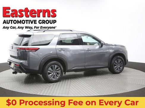 Used 2022 Nissan Pathfinder SV AWD/4WD image 45