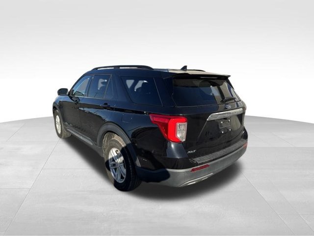Used 2023 Ford Explorer XLT w/ Equipment Group 202A AWD/4WD image 6