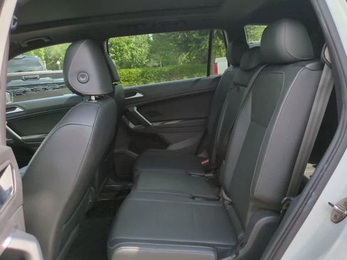 Used 2019 Volkswagen Tiguan SEL Premium R-Line FWD image 14