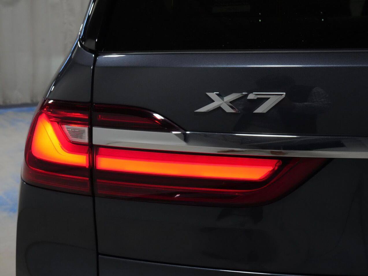 Used 2020 BMW X7 xDrive40i w/ Premium Package AWD/4WD image 34