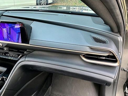 Used 2024 Toyota Crown image 23