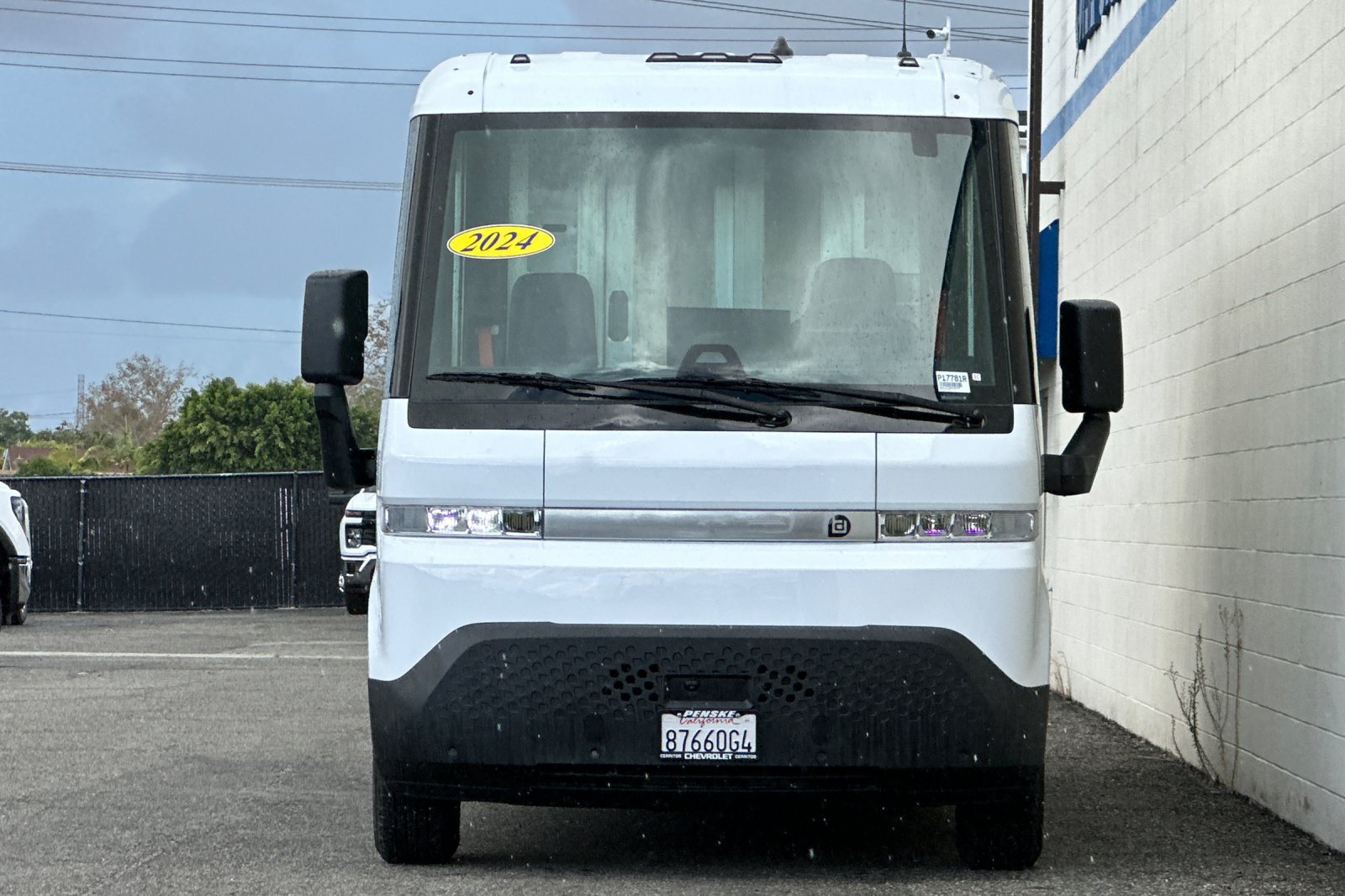 Used 2024 Chevrolet Brightdrop 600 w/ Commercial Equipment Package AWD/4WD image 9