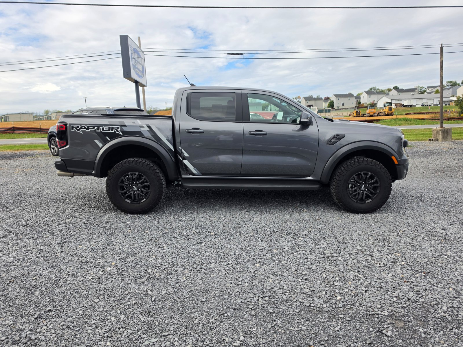Used 2025 Ford Ranger Raptor AWD/4WD image 2